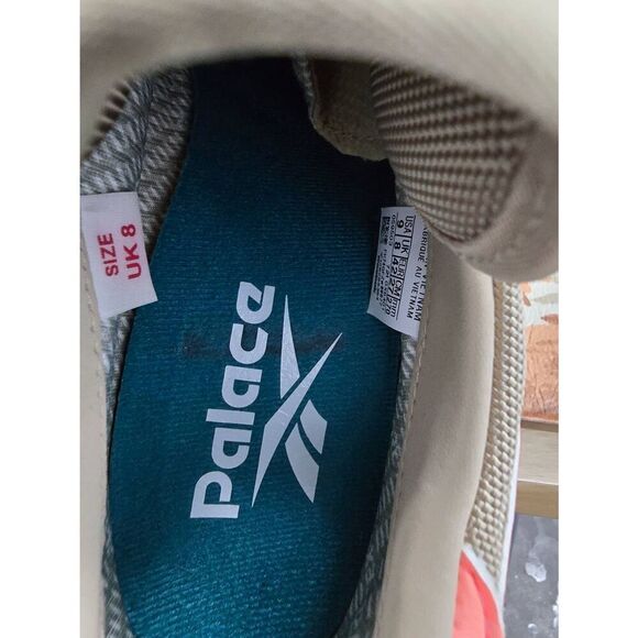 Palace x Reebok Victory G Sand Limited Edition Men's Size 9 Shoes - Picture 6 of 7
